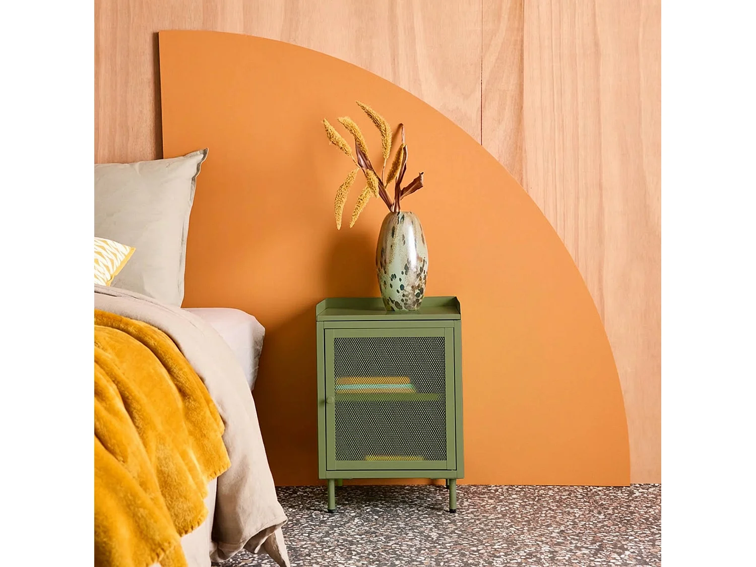 Lot de 2 tables de chevet industrielles métal vert 1 porte grillagée. 40 x 37 x 58.5 cm - Ohio