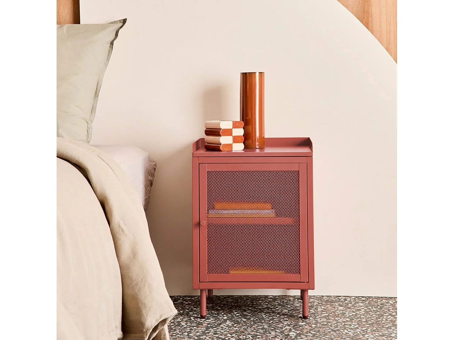 Lot de 2 tables de chevet industrielles métal terracotta 1 porte grillagée. 40 x 37 x 58.5 cm - Ohio