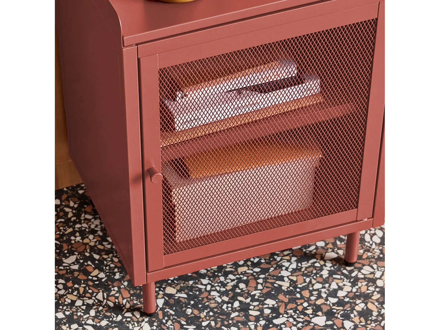 Lot de 2 tables de chevet industrielles métal terracotta 1 porte grillagée. 40 x 37 x 58.5 cm - Ohio