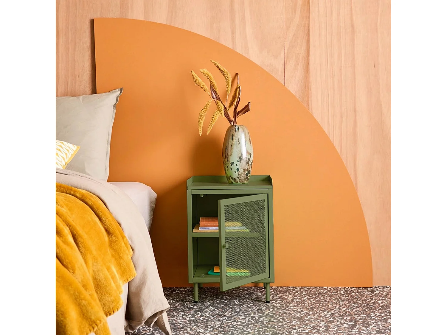 Table de chevet industrielle métal vert 1 porte grillagée. 40 x 37 x 58.5 cm - Ohio