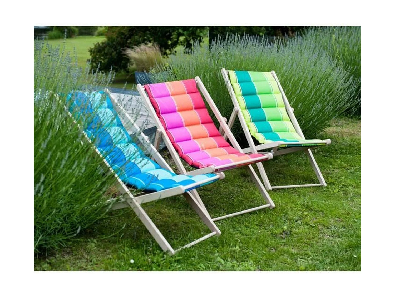 Sdraio J'adore in legno massello di faggio, tessuto trapuntato removibile e reversibile rosso/ardesia, reclinabile in 4 posizioni, 1 posto