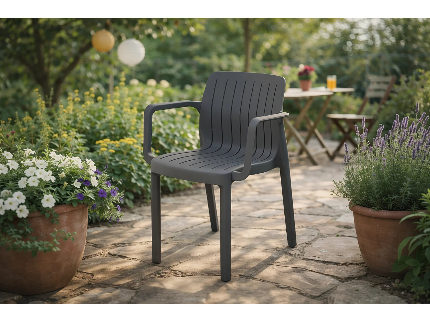 Lot de 6 chaises de jardin avec accoudoirs coloris Antracithe - Longueur 58 x Profondeur 53 x Hauteur 77 cm