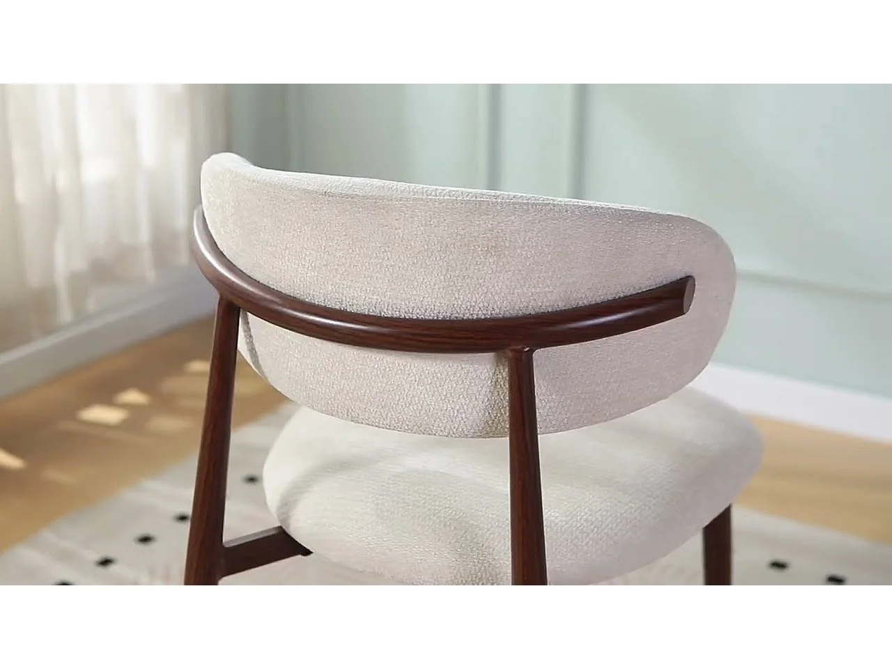 Lot de 6 chaises salle à manger - Tissu beige - Pieds effet bois noyer foncé - LEA