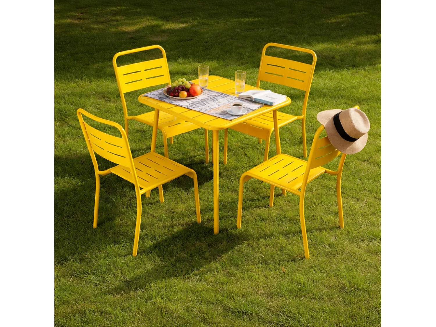 Table carrée 4 places 70x70cm jaune BERGAME