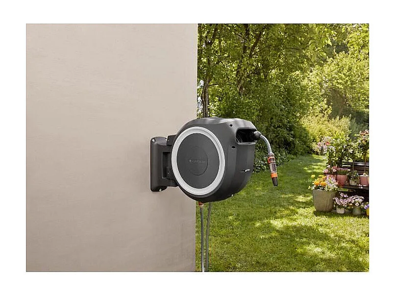 Automatische Wand-Schlauchtrommel GARDENA RollUp M/L 25m Schlauch Ø13mm mit Spritze und 180° schwenkbarer Halterung