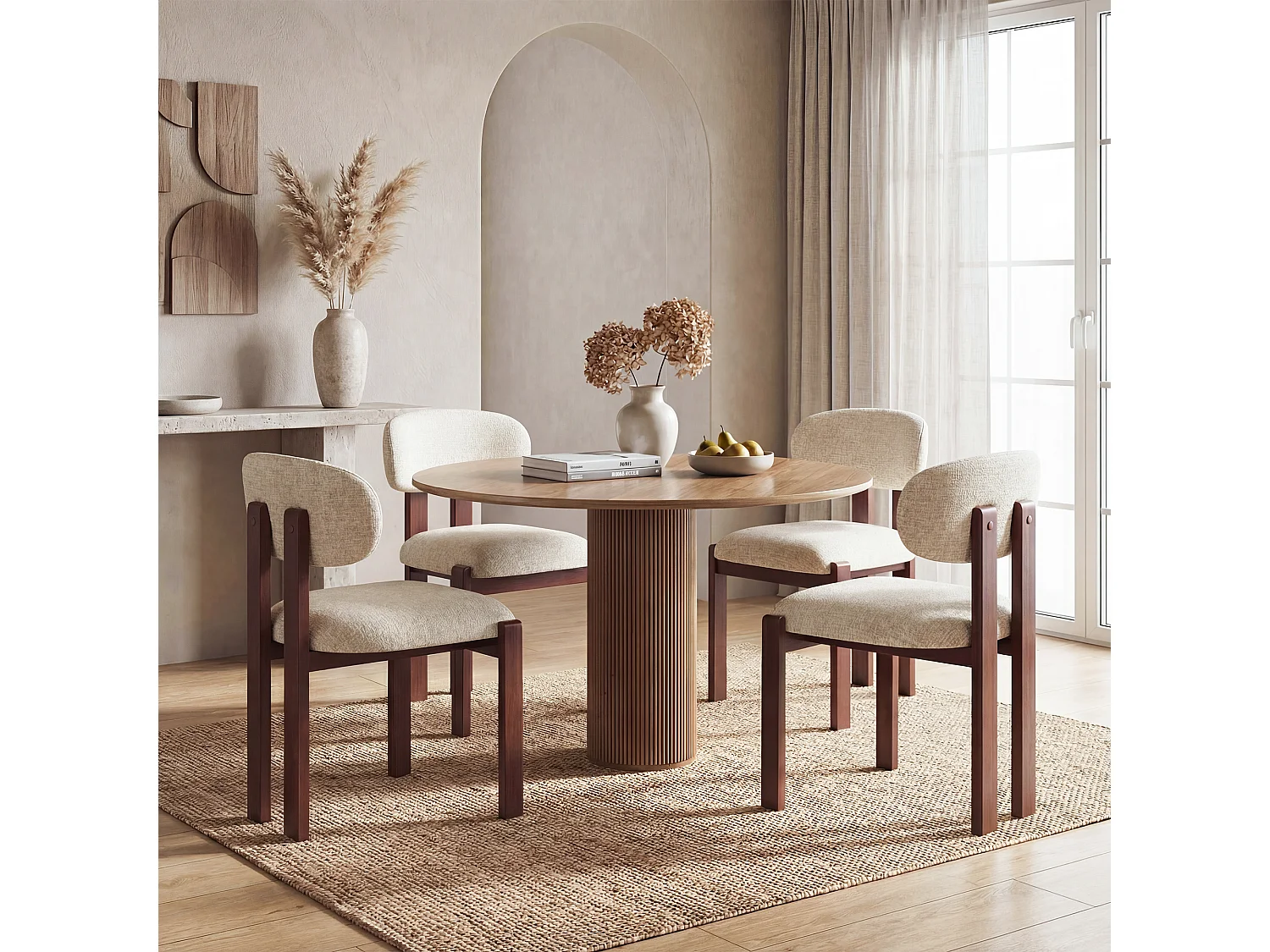 Lot de 2 chaises beige SMARTUE, revêtement en tissu chenille, assise épaisse, dossier incurvé, pieds en bois d’hévéa couleur noyer foncé