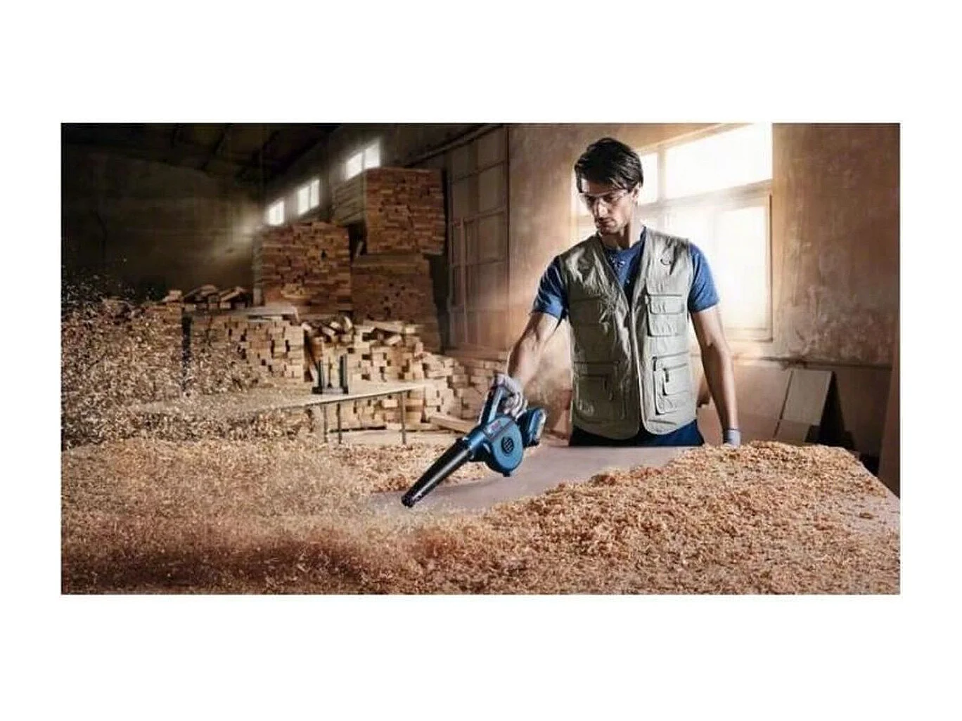 Dmuchawa BOSCH PROFESSIONAL GBL 18V-120 bez baterii, prędkość powietrza 270 km/h, lekka i mocna