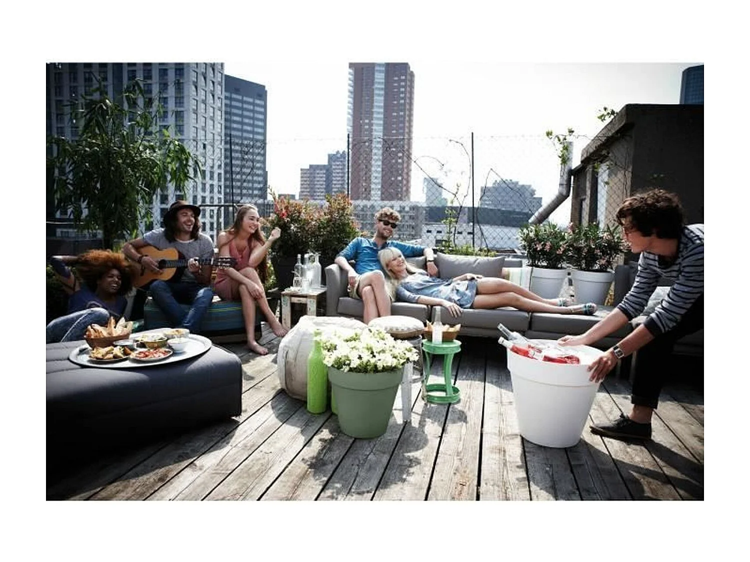 Maceta LOFT URBAN Redonda - Plástico - Perforada - Tanque - Con Ruedas - Ø 40 - Verde