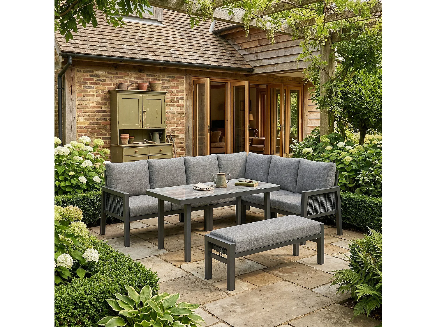 XL Tuinsalon 8 Personen - Hoek Eetgroep met Grote Tafel en Bank - Handgevlochten Koord - Gegalvaniseerd Staal en Glas - Antracietgrijs