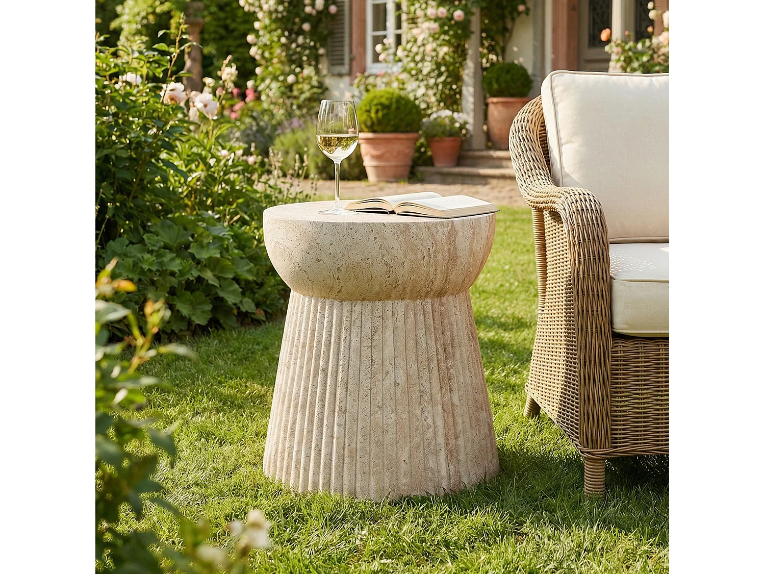 Bout de Canapé de Jardin Design en MgO - Table d'Appoint Cannelée Aspect Travertin Beige - Beige