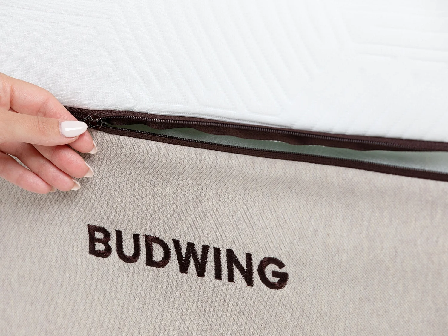 BUDWING Matelas Hybrid Sense 160x200 cm avec Traitement Antibactérien, Mousse à Mémoire de Forme et Ressorts Ensachés