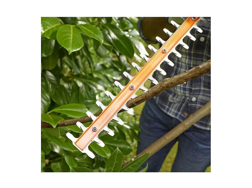 Nożyce do żywopłotu przewodowe BLACK+DECKER BEHT201 45 cm, 420W, ostrze diamentowe, cięcie 16 mm, ergonomiczna rękojeść