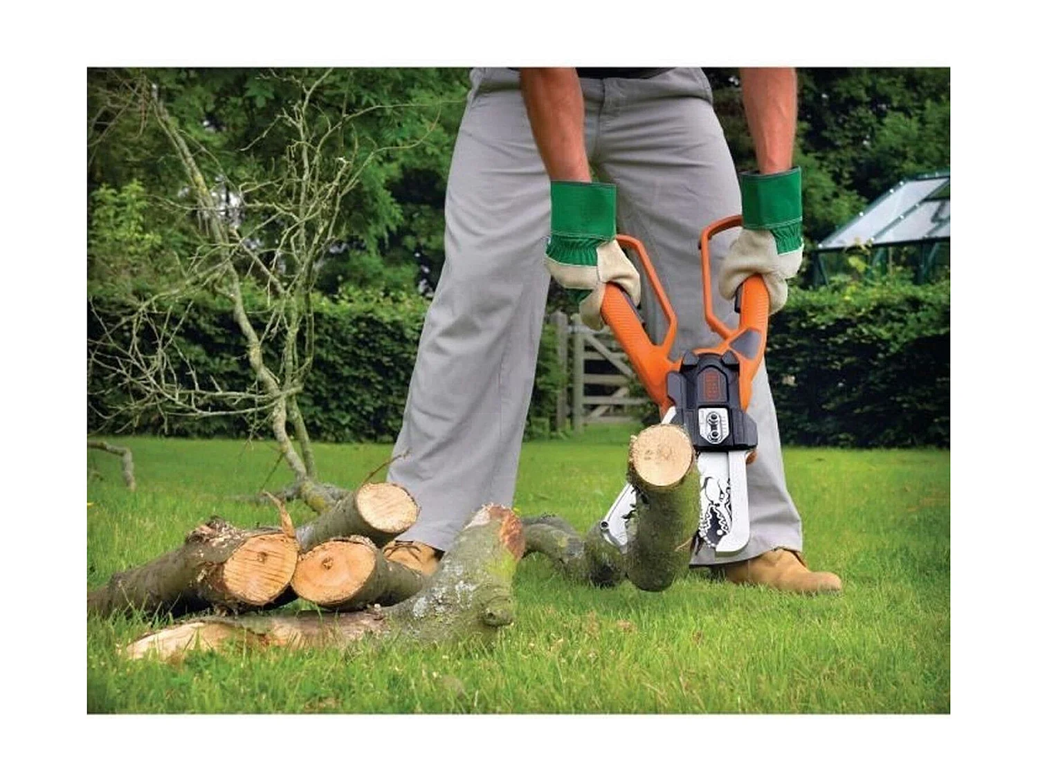 Kabelgebundene Astschere ALLIGATOR GK1000 550W, 15 cm Kette, schneidet Äste bis 10 cm, Sicherheitskettenbremse