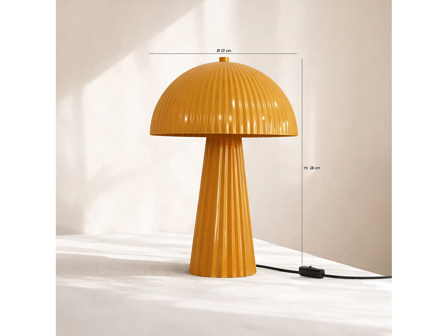 Now's Home - Lampe à Poser En Métal Strie Safran Brilant 25x25x36cm Thalia