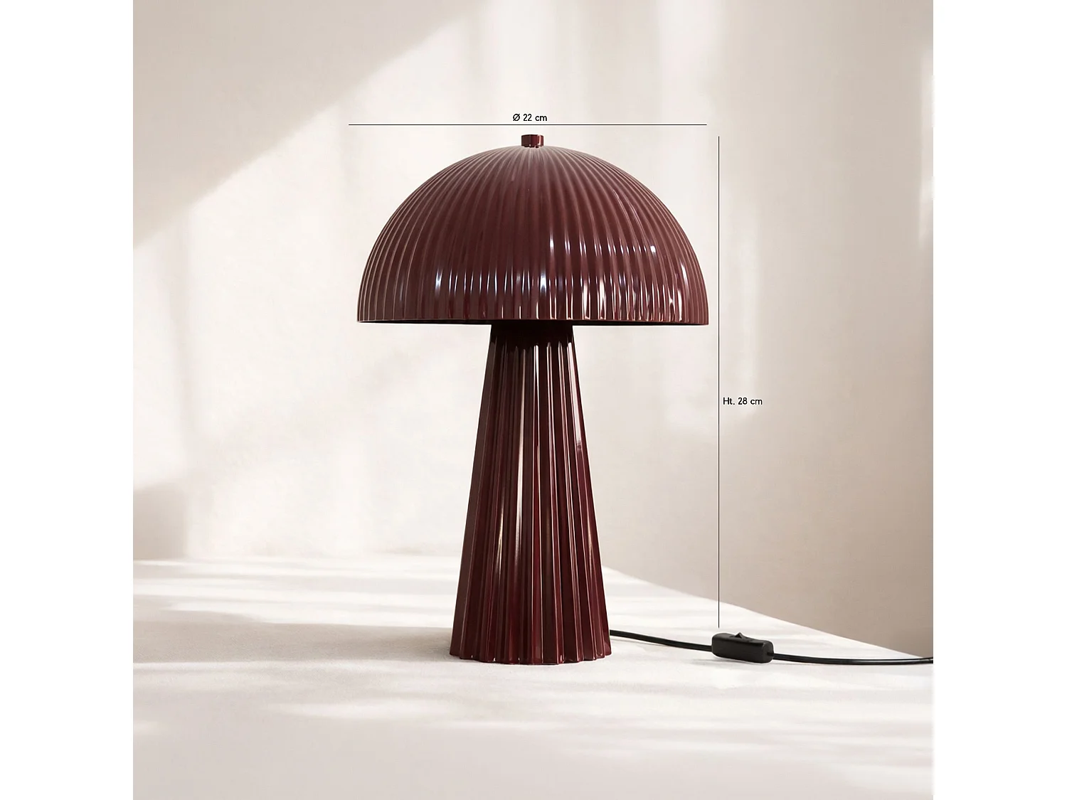 Now's Home - Lampe à Poser En Métal Strié Lie De Vin Brillan 25x25x36cm Thalia