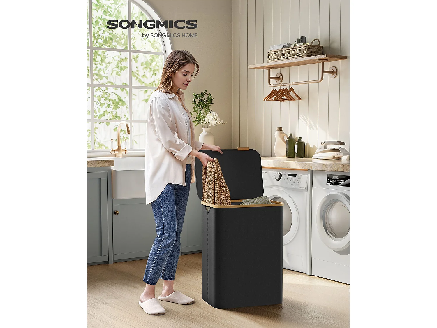 SONGMICS Vasketøjskurv med låg, 2-delt stor vasketøjskurv, 130L, aftagelig netforing, Oxford-stof, bambushåndtag, sammenklappelig, 52 x 38,5 x 70,5 cm, blæksort