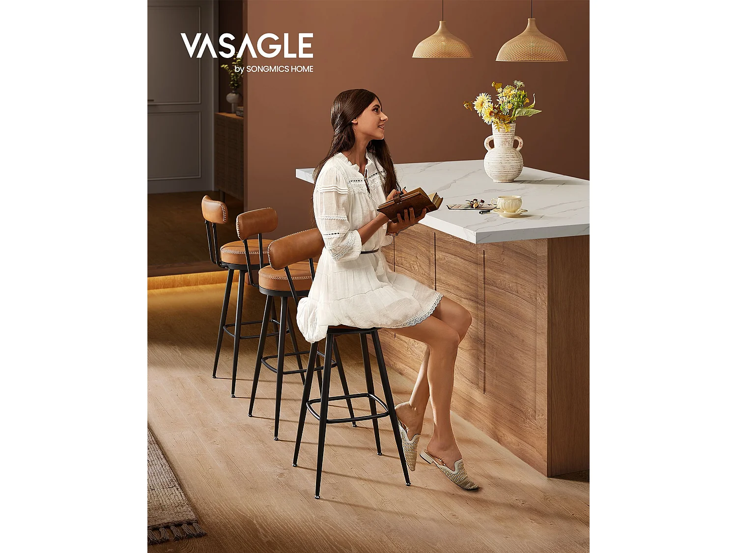 VASAGLE EKHO Collection - Barstole Sæt med 2 drejelige barstole med ryglæn Kunstlæder med syninger Mid-Century Modern Style 76cm høj Køkken Hjem Bar Karamelbrun