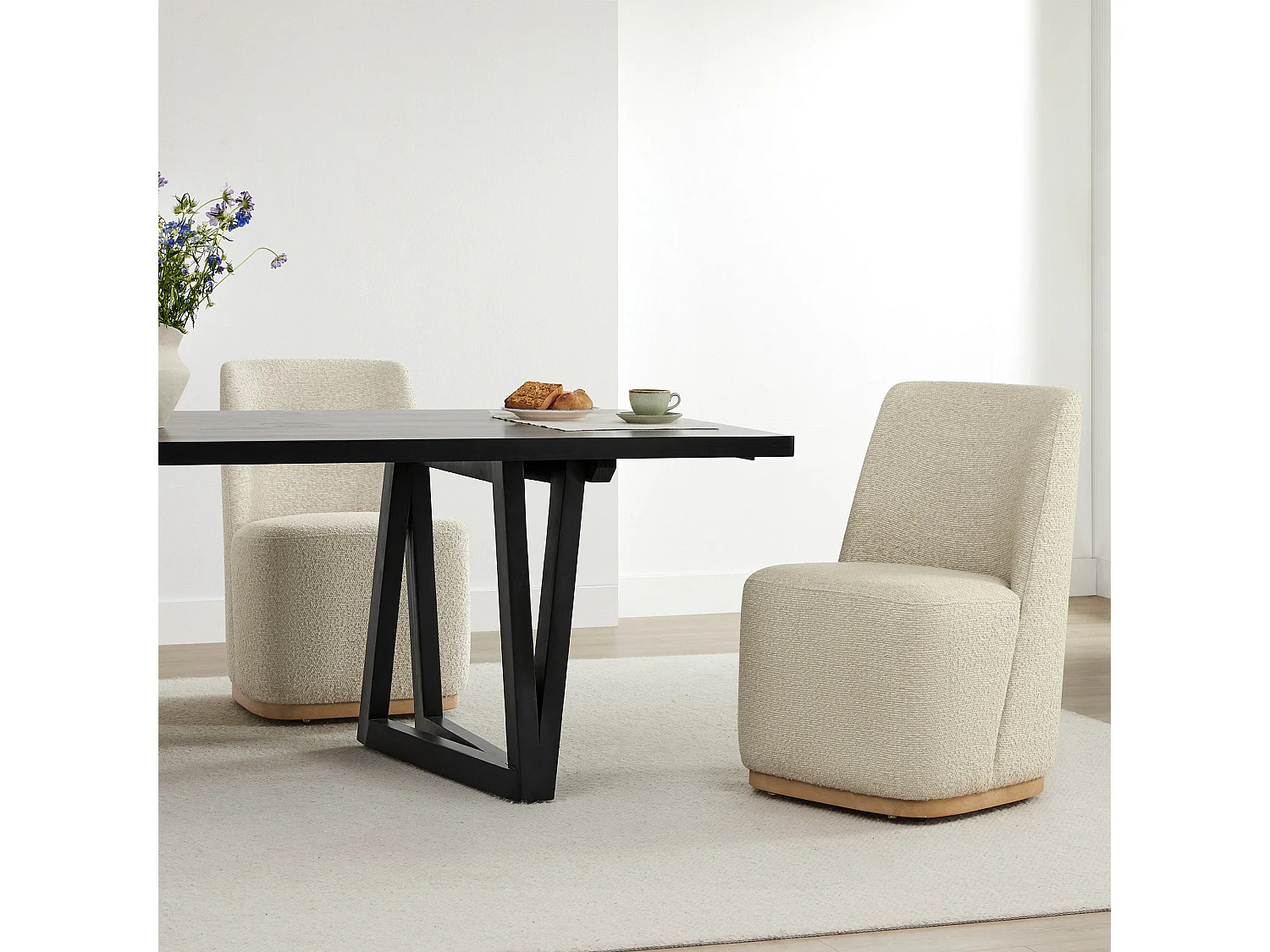Lot De 4 Chaises De Salle À Manger Rembourrées À Roulettes, En Tissu Certifié FSC, Fausse Angora Pour Salle De Lecture, Salle D'Attente, Cuisine-Beige