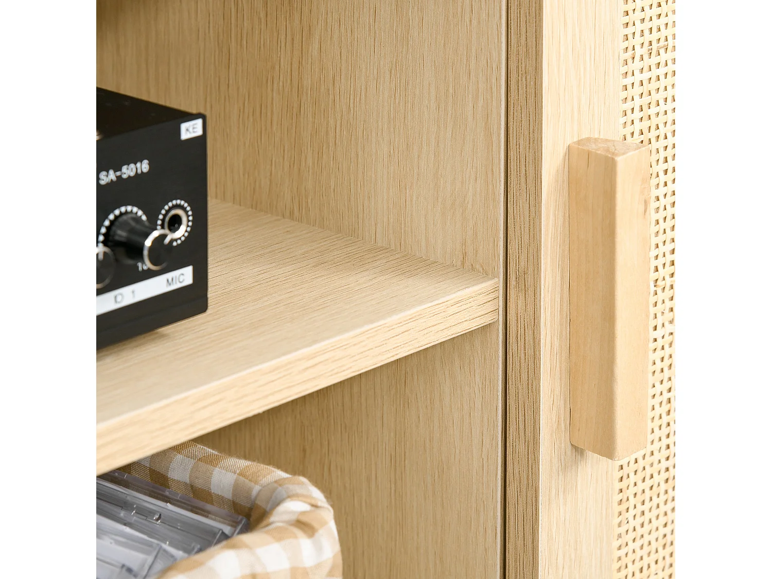 Meuble TV Banc TV 2 niches 2 placards Porte cannage en rotin dim. 115L x 40l x 48H cm MDF Aspect Bois Clair