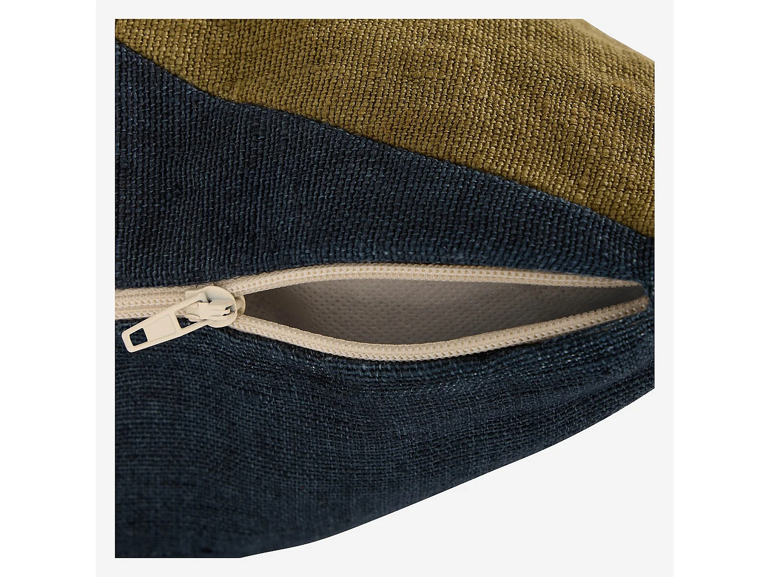 Coussin en lin et coton - 45 x 45 cm - Bronze, bleu et rose - Design by Floriane Jacques