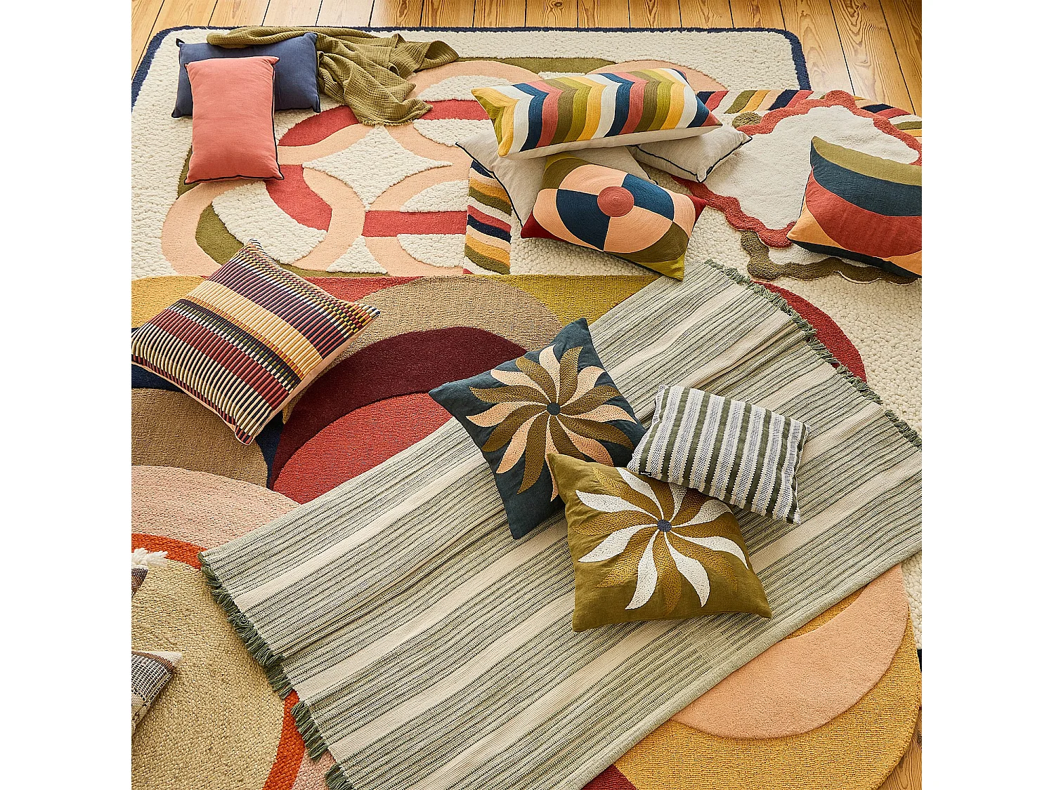 Coussin en lin et coton - 45 x 45 cm - Bronze, bleu et rose - Design by Floriane Jacques