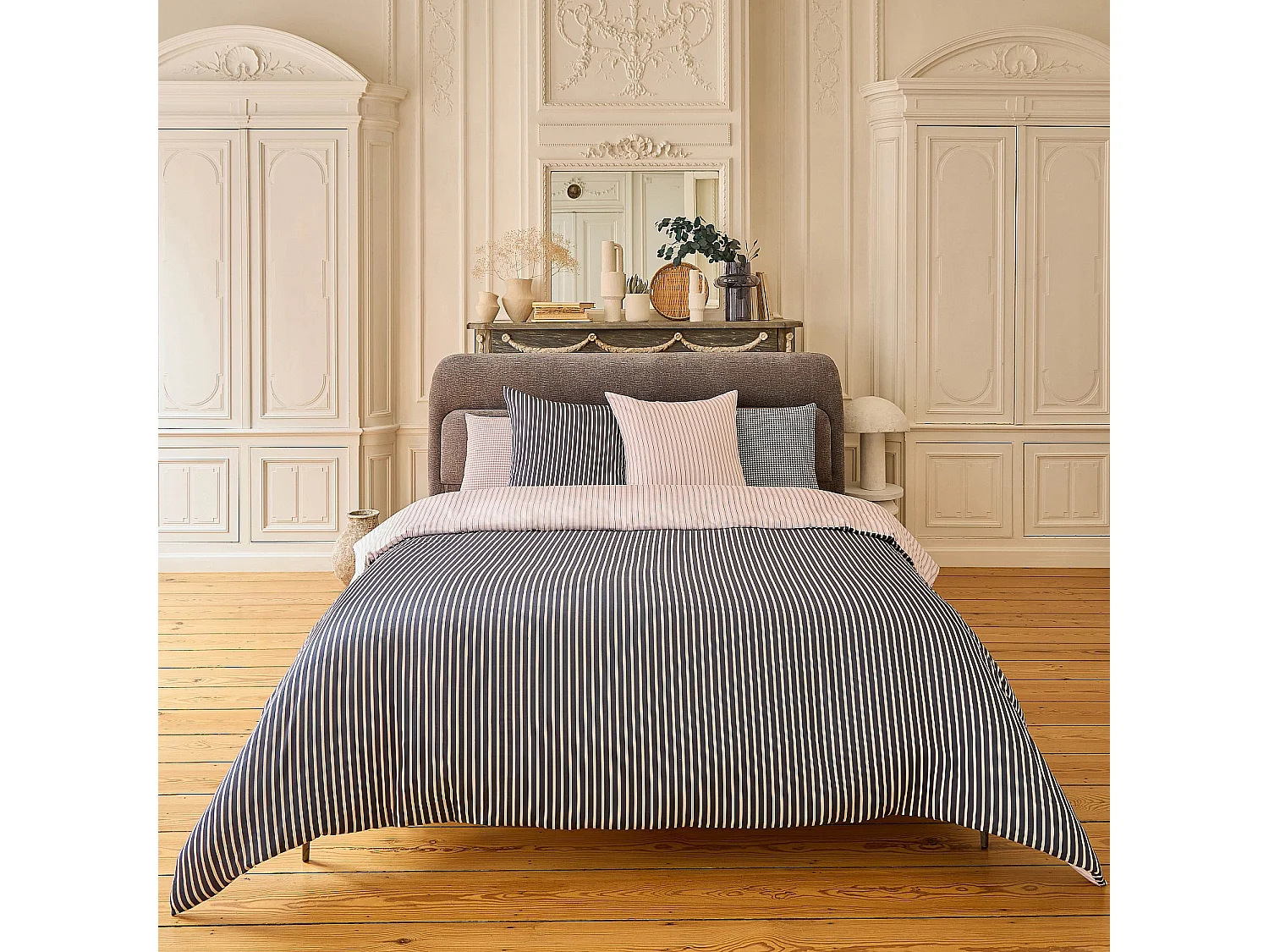 Parure de lit réversible en satin de coton bio - 260 x 240 cm - Bleu nuit et Lilas - Design by Floriane Jacques