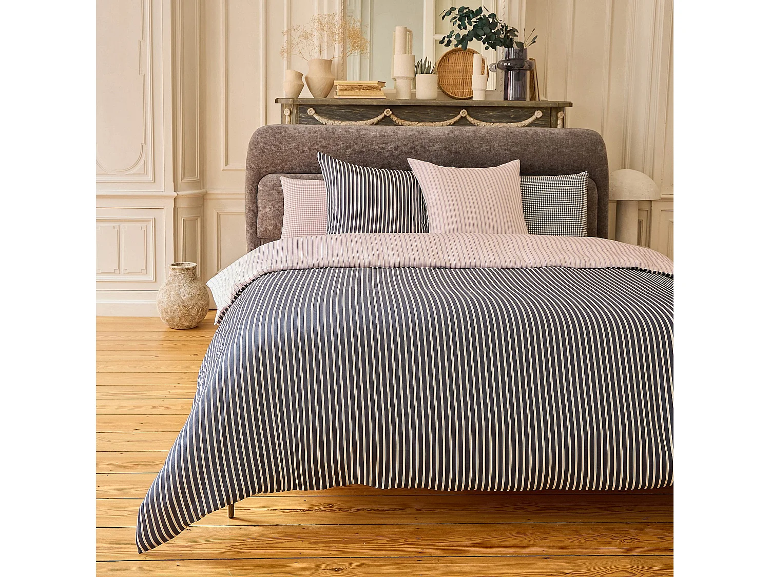 Parure de lit réversible en satin de coton bio - 240 x 220 cm - Bleu nuit et Lilas - Design by Floriane Jacques