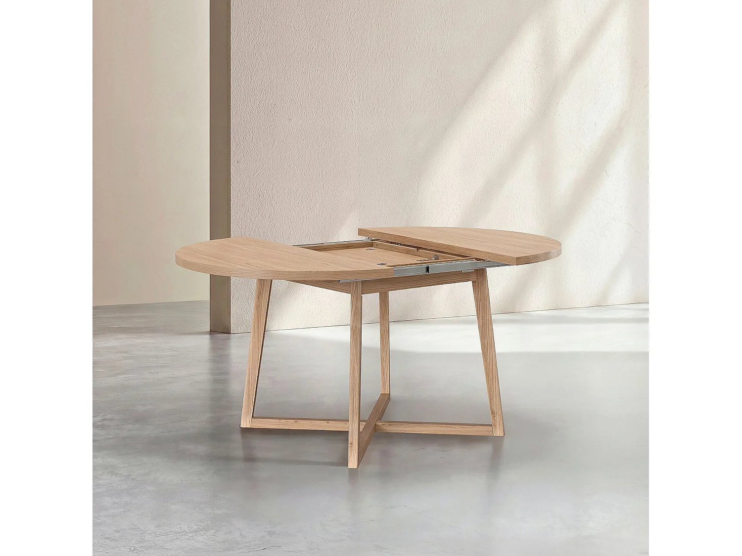 Habitat - Table à manger ronde extensible en chêne - 4 à 6 couverts - Naturel - Design by Hélèna Pille - Meduno