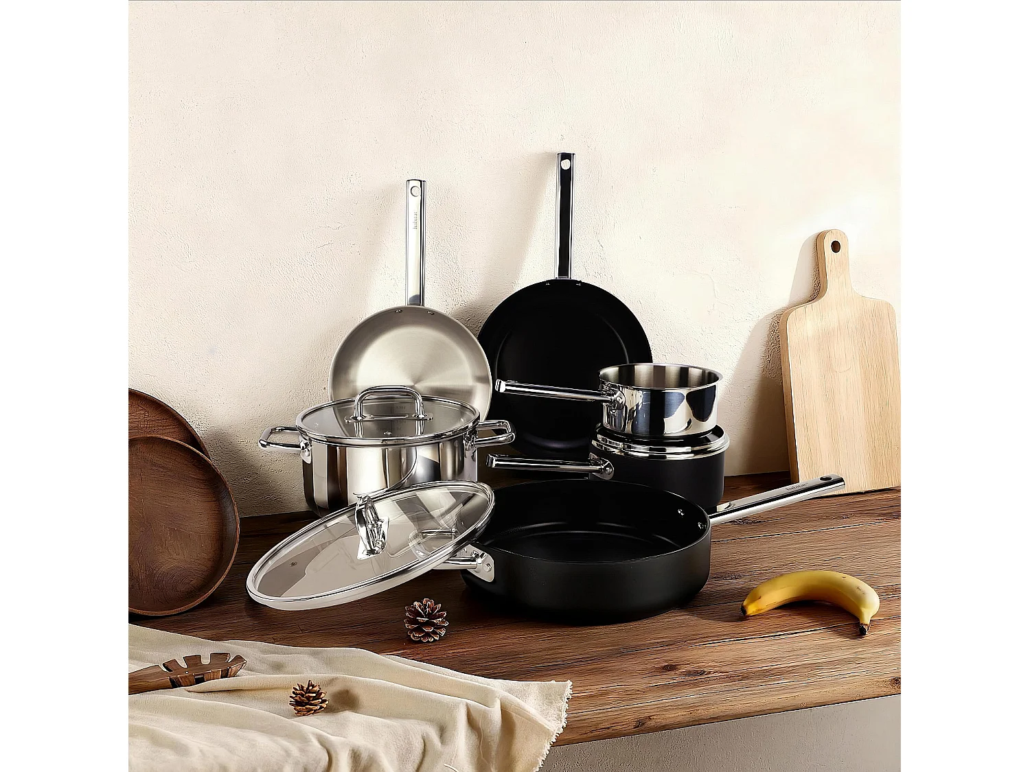 Batterie de cuisine 9 pièces en aluminium et inox tous feux - Noir