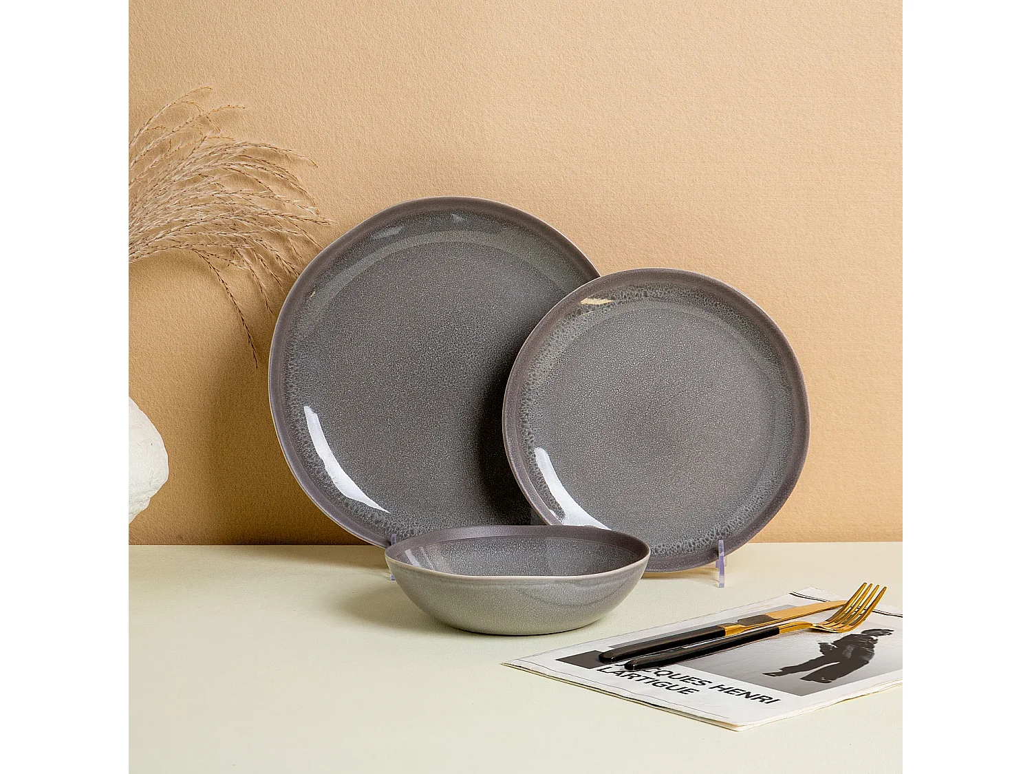 Service de table 18 pièces en grès à émail réactif - Gris