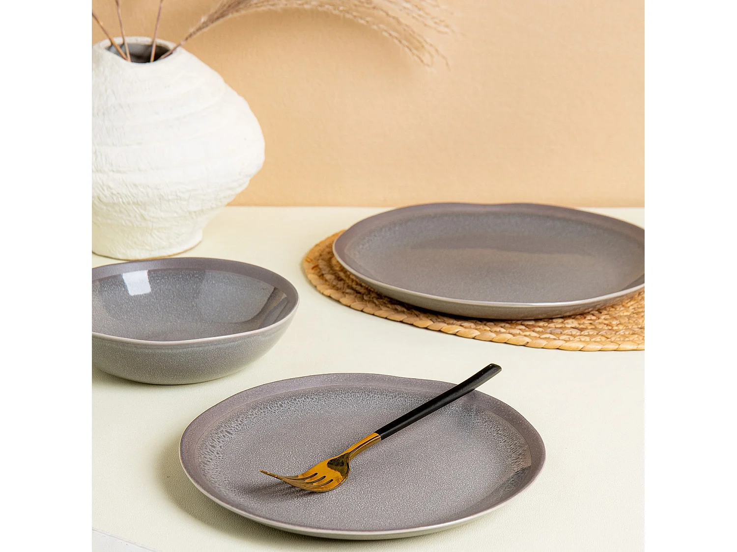 Service de table 18 pièces en grès à émail réactif - Gris