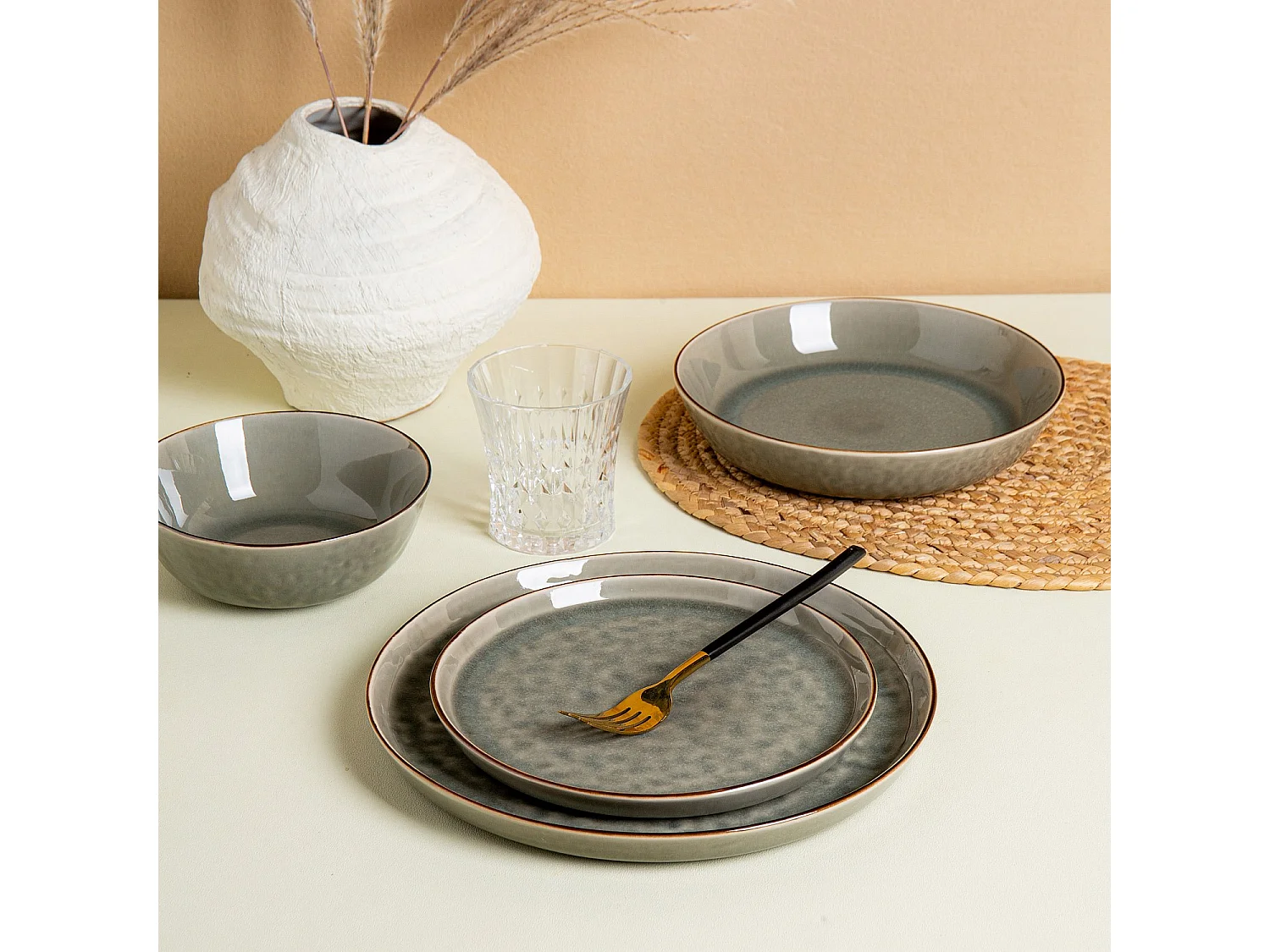 Service de table 18 pièces en grès à émail réactif - Vert fumé