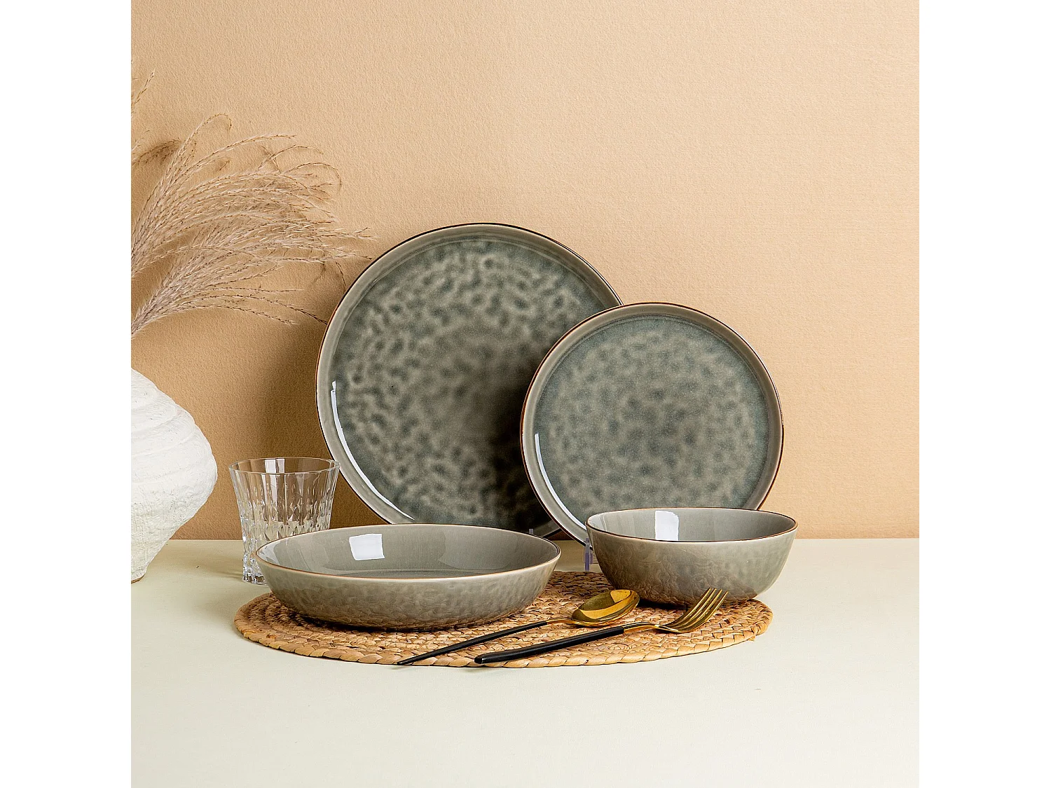 Service de table 18 pièces en grès à émail réactif - Vert fumé