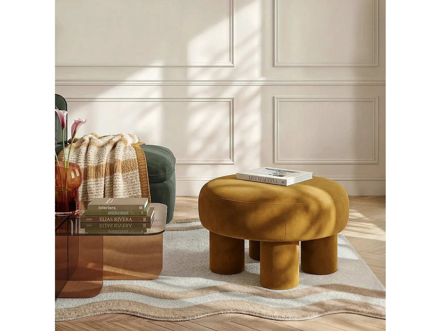 Grand pouf en tissu velours - Ocre