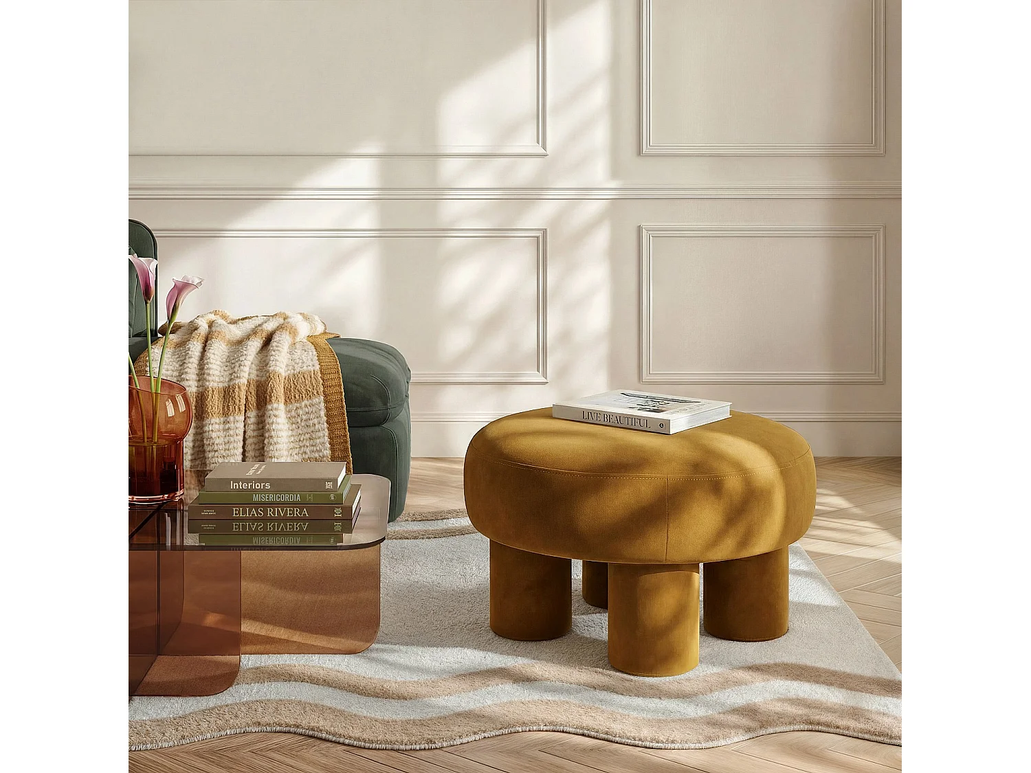 Grand pouf en tissu velours - Ocre