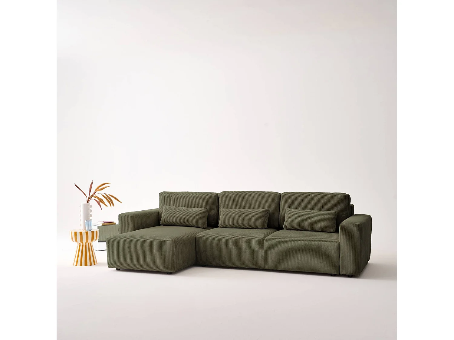 Canapé d'angle convertible réversible 5 places velours côtelé kaki avec coffre de rangement - Theo