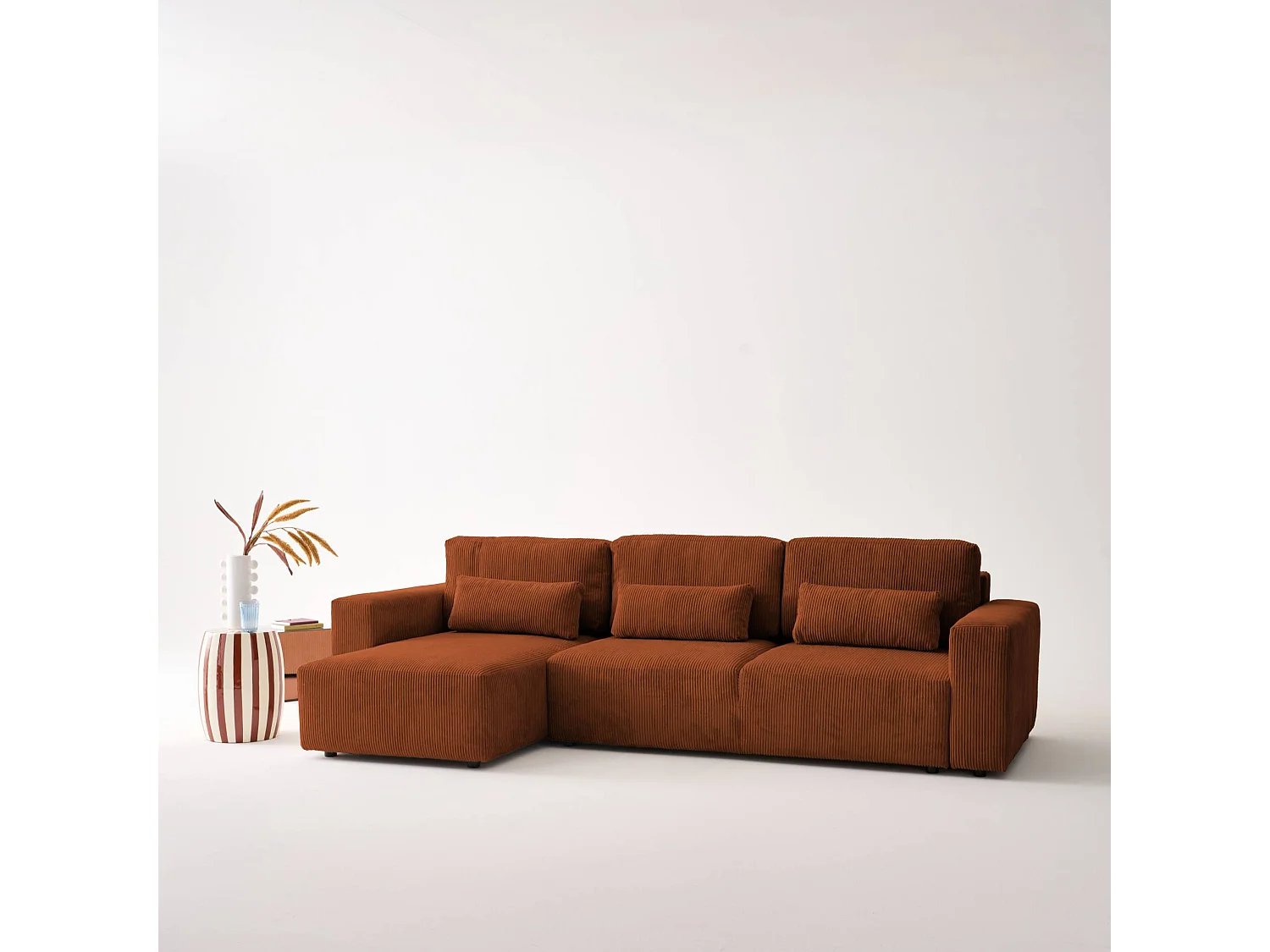 Canapé d'angle convertible réversible 5 places velours côtelé camel avec coffre de rangement - Theo