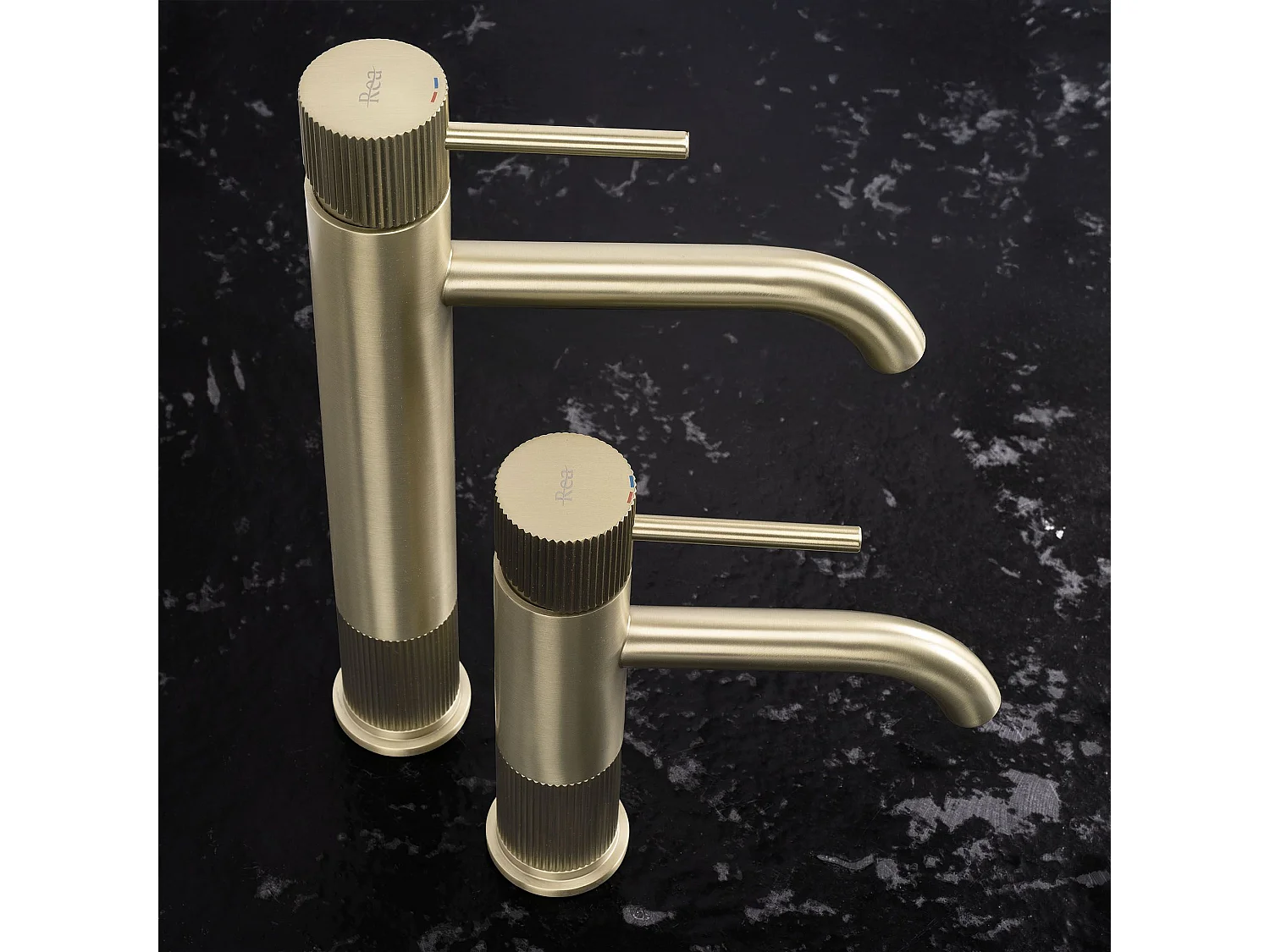 Robinet De Lavabo Rea Lungo Stripe High Brush Gold