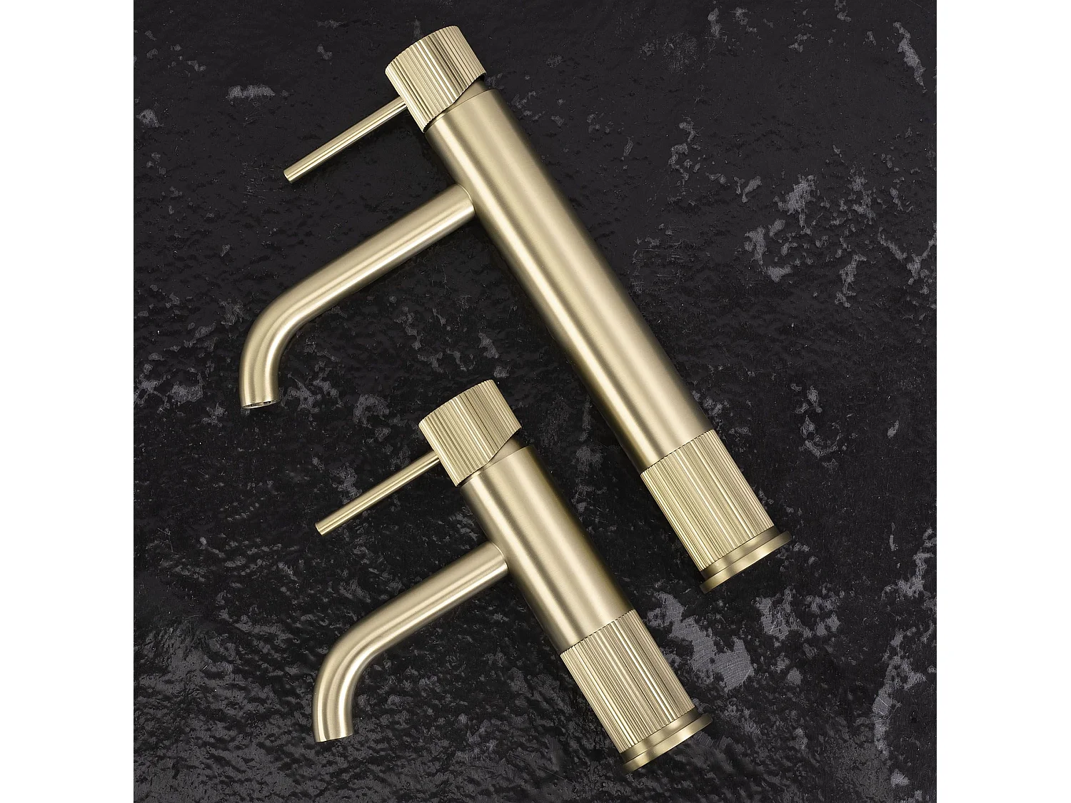 Robinet De Lavabo Rea Lungo Stripe Brush Gold