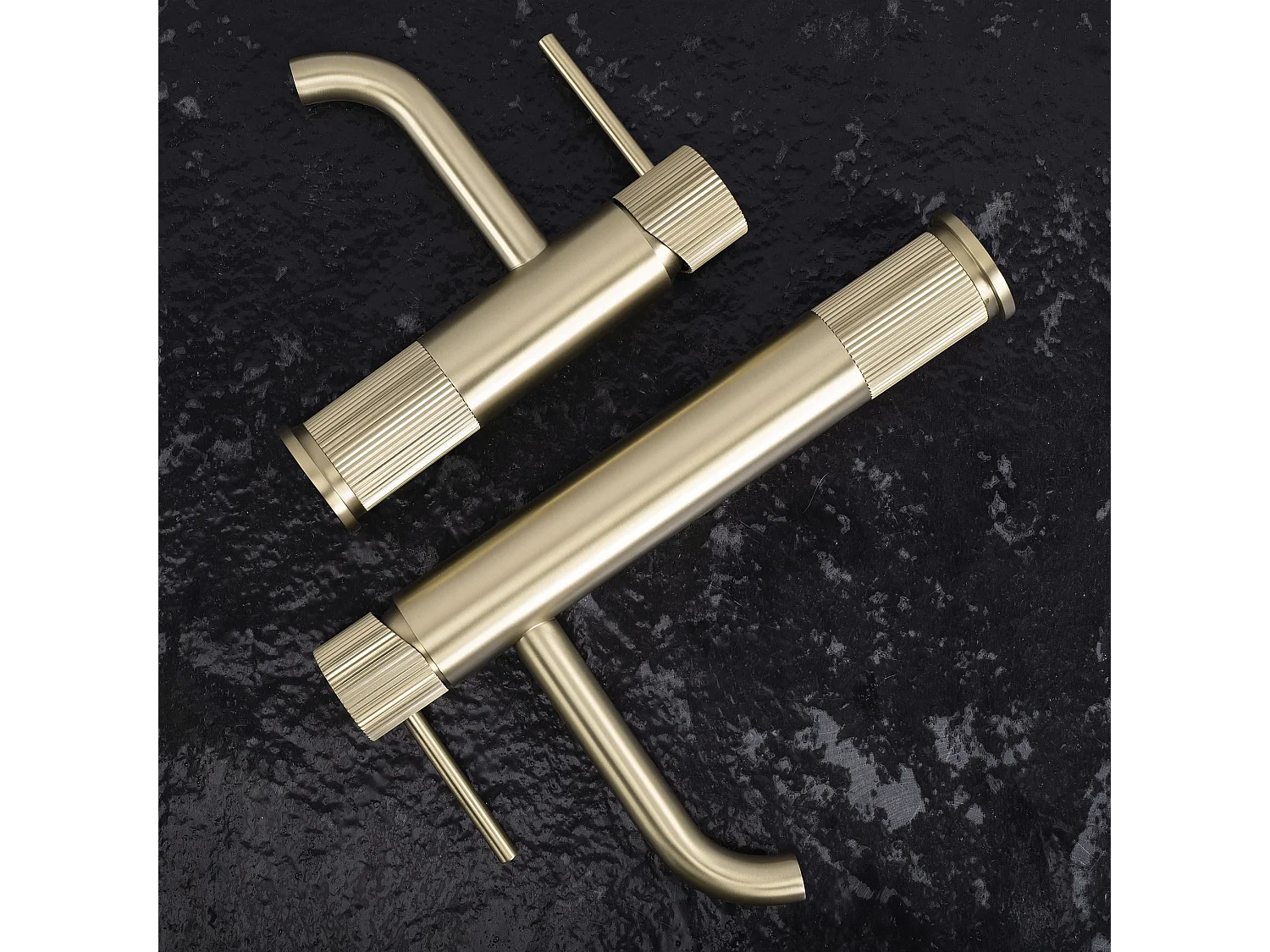 Robinet De Lavabo Rea Lungo Stripe Brush Gold