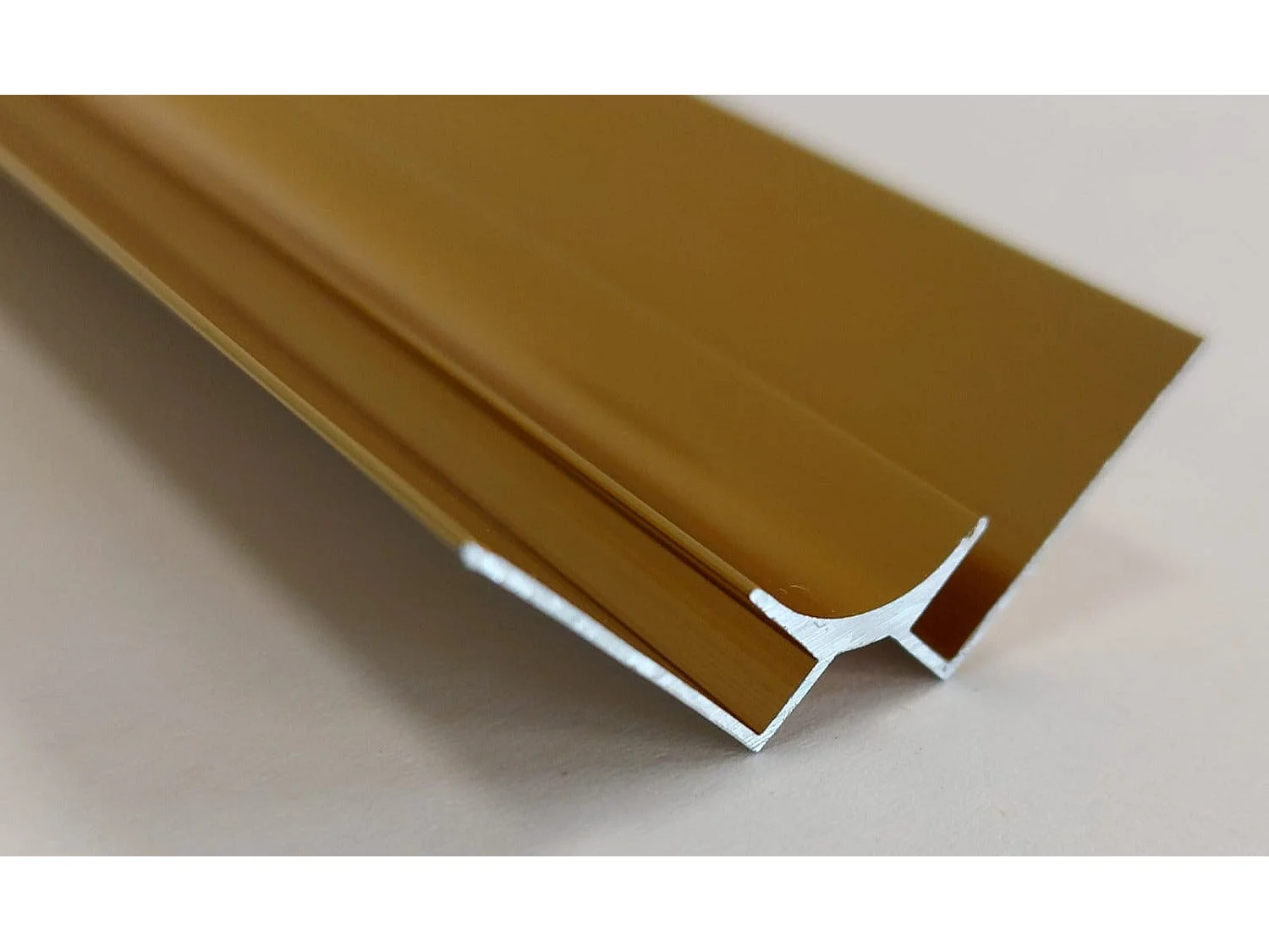 Profil d’angle intérieur aluminium 12 mm finition premium - 280 cm