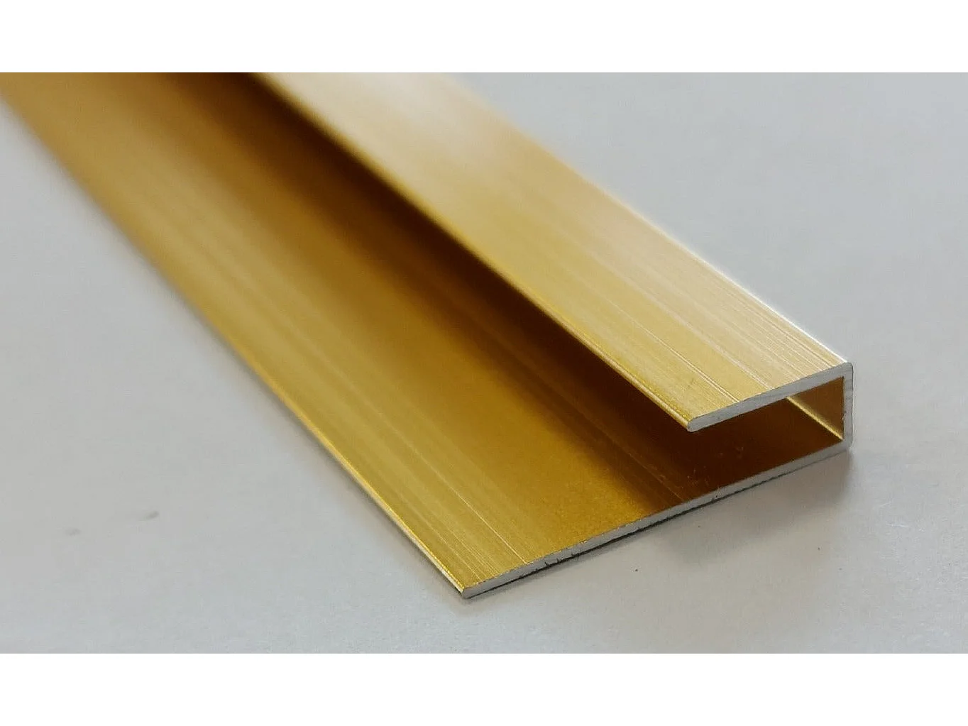 Profil de finition aluminium 10 mm, 280 cm - noir, silver, gold