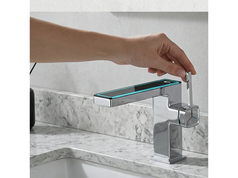 Robinet de salle de bain LED digital pour lavabo monocommande en Laiton style technologique chrome