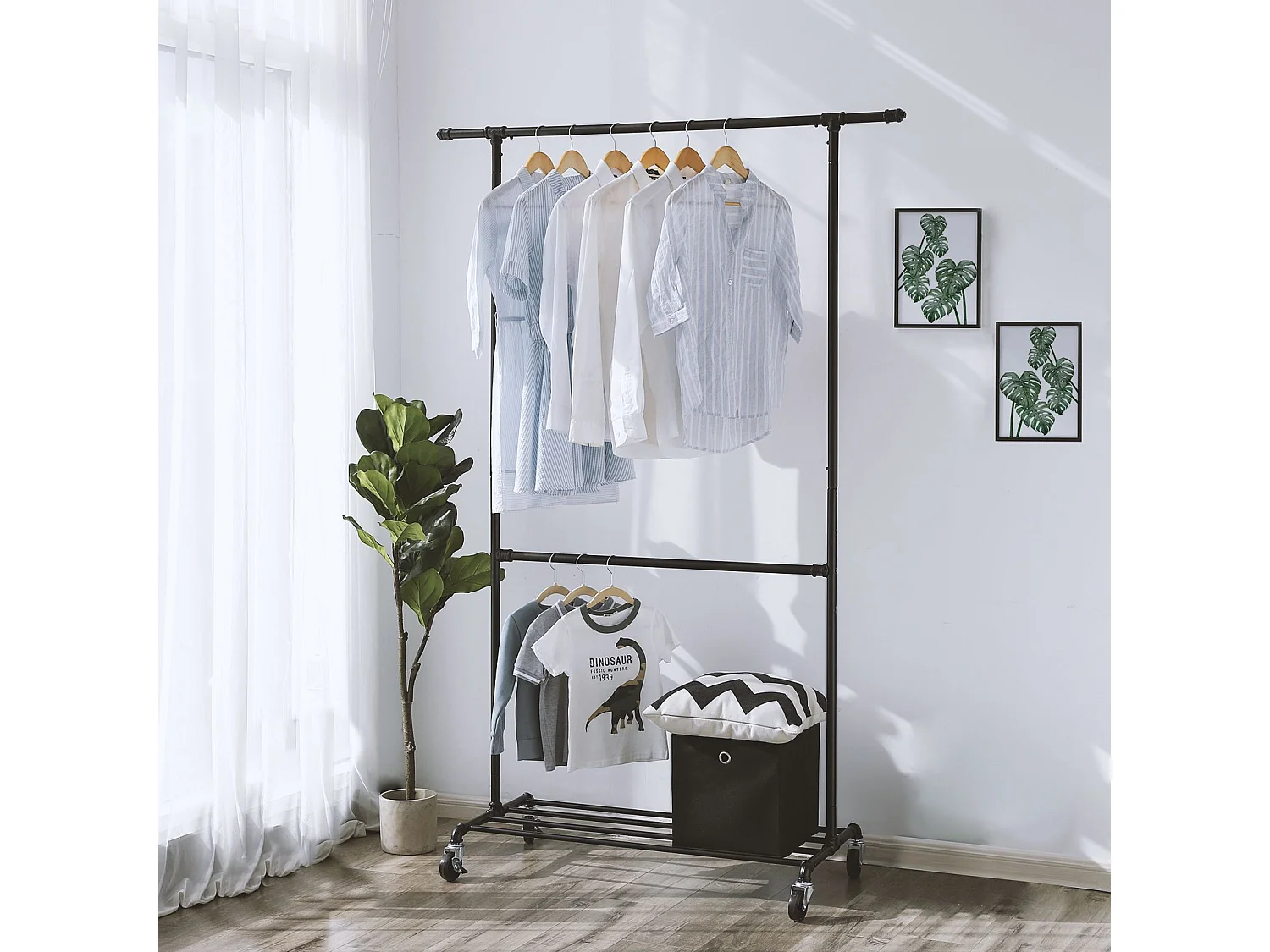 SONGMICS Industrial Clothes Rack on Wheels, Maximum load of 110 Kg, Double Garment Hanging Rod, Heavy Duty Commercial Display, Black HSR62BK