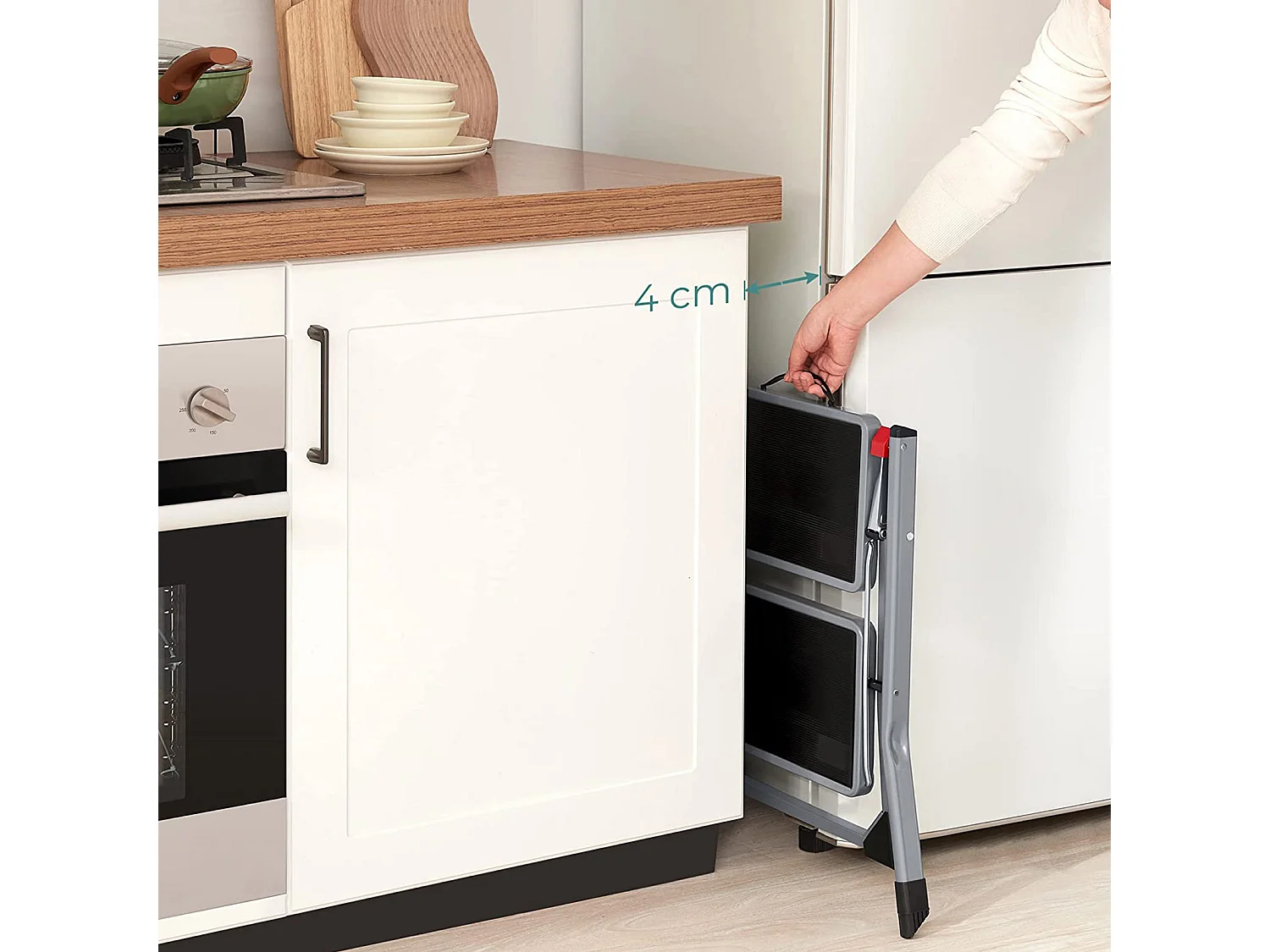 SONGMICS 2-Stufen-Leiter, Klappleiter, 20 cm breite Stufen mit rutschfestem Gummi überzogen, mit Handgriff, Max. Statische Belastung 150 kg, Stahl, Grau und