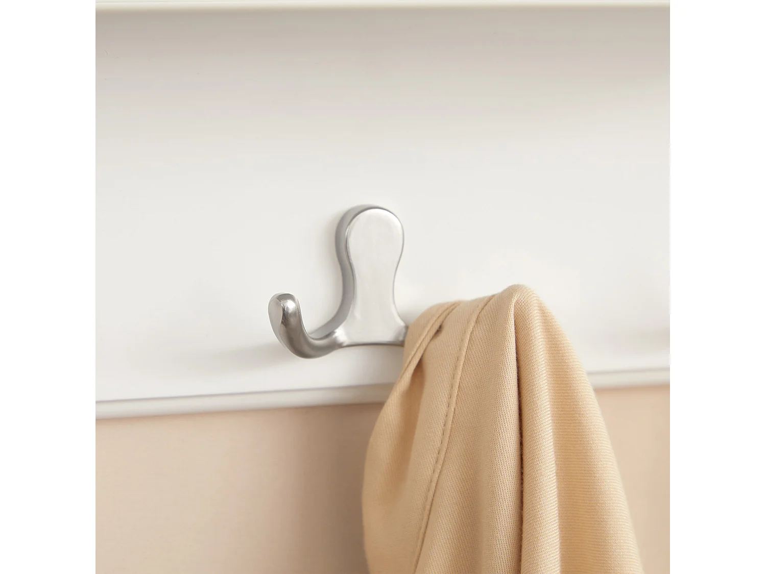 Wandgarderobe mit Regal weiß
