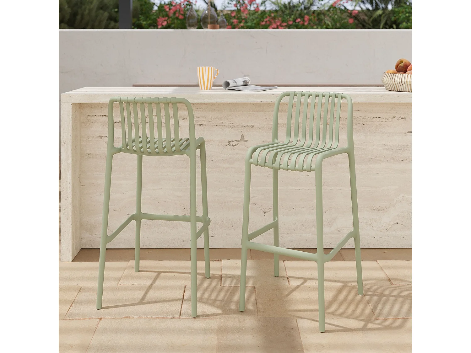 Lot de 2 chaises de bar de jardin 76 cm en plastique vert pastel - Duli