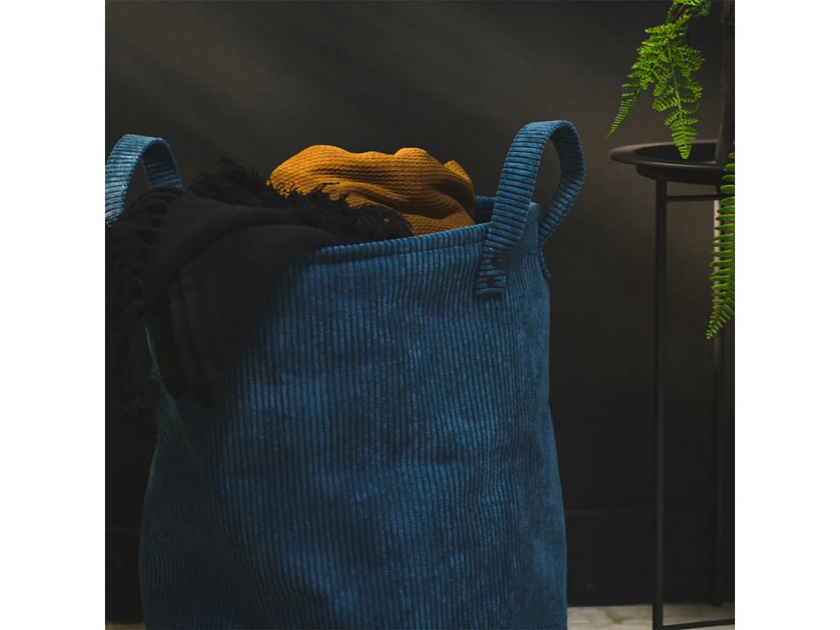 Corbeille à linge cosy en velours côtelé