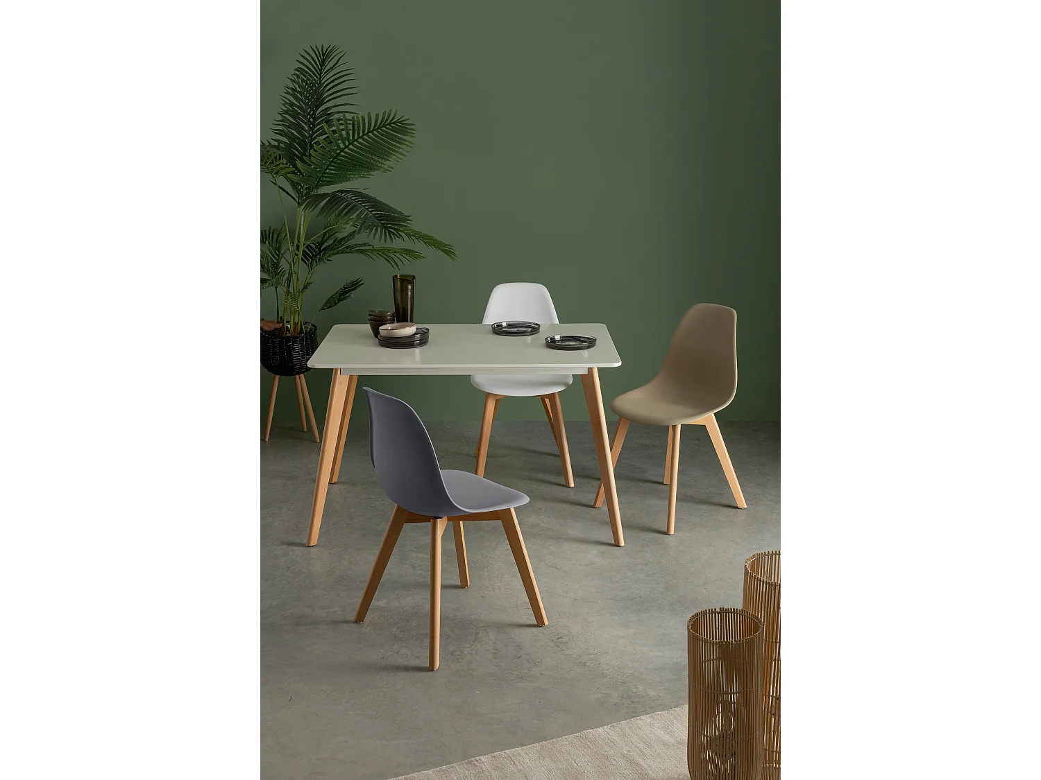 Lot de 4 chaises KAZO – Coque PP renforcée & piétement hêtre-Gris