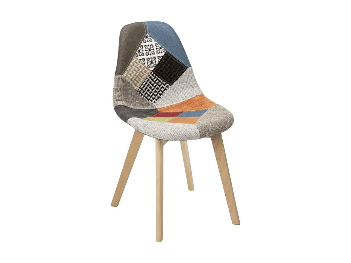 Chaise en tissu patchwork multicouleurs et pied en bois naturel Vinto